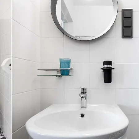 Lovely Urban Retreat Near Old Town, Wifi 100Mb Apartmán